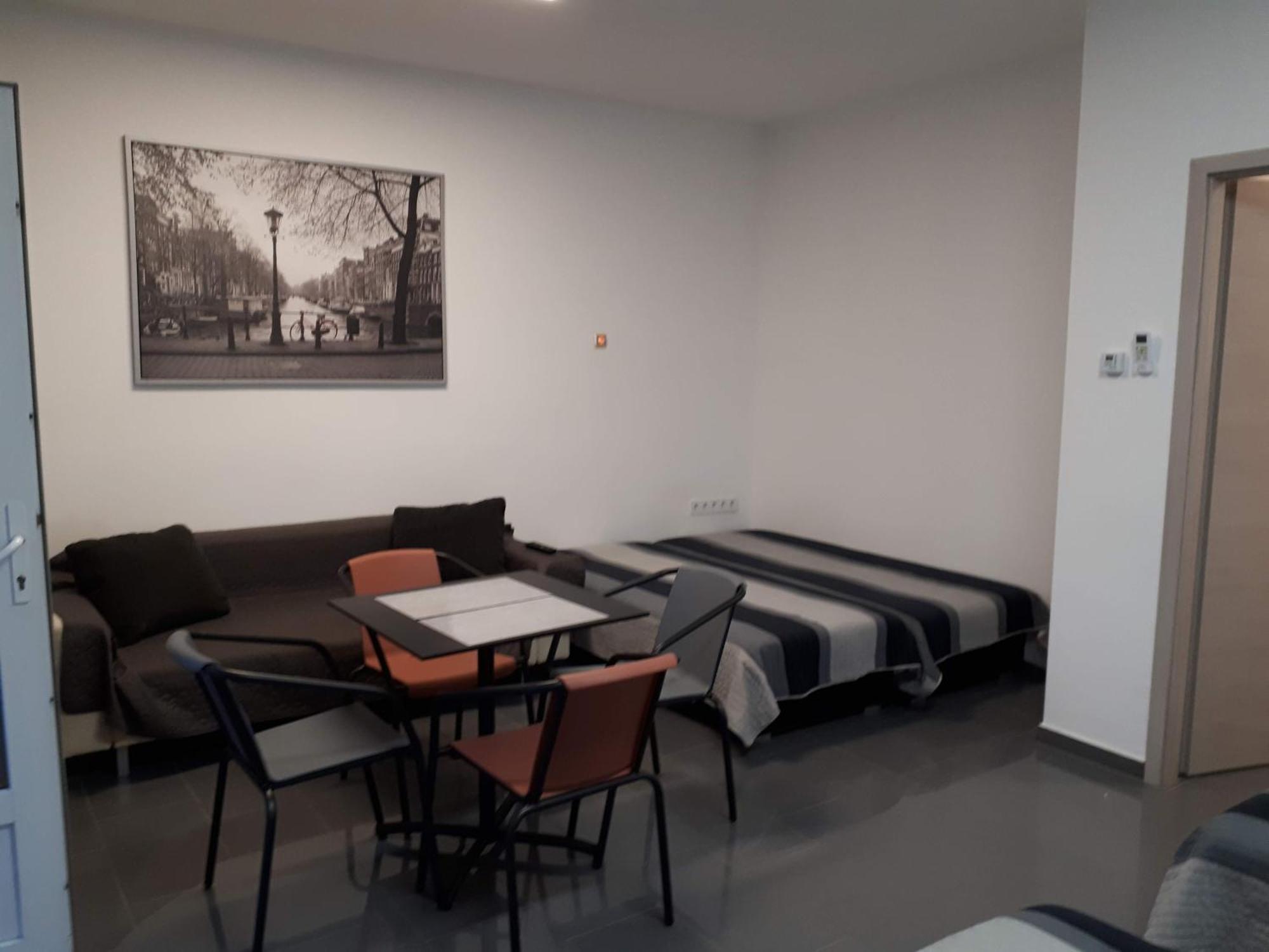 Kertvarosi Apartman ทิสเซาอีแวรอช ภายนอก รูปภาพ