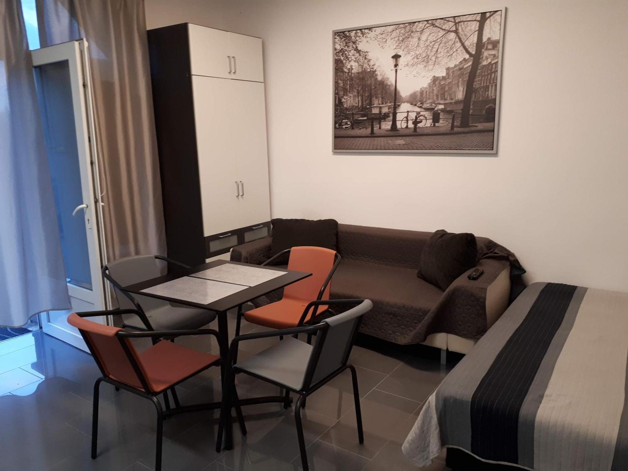 Kertvarosi Apartman ทิสเซาอีแวรอช ภายนอก รูปภาพ