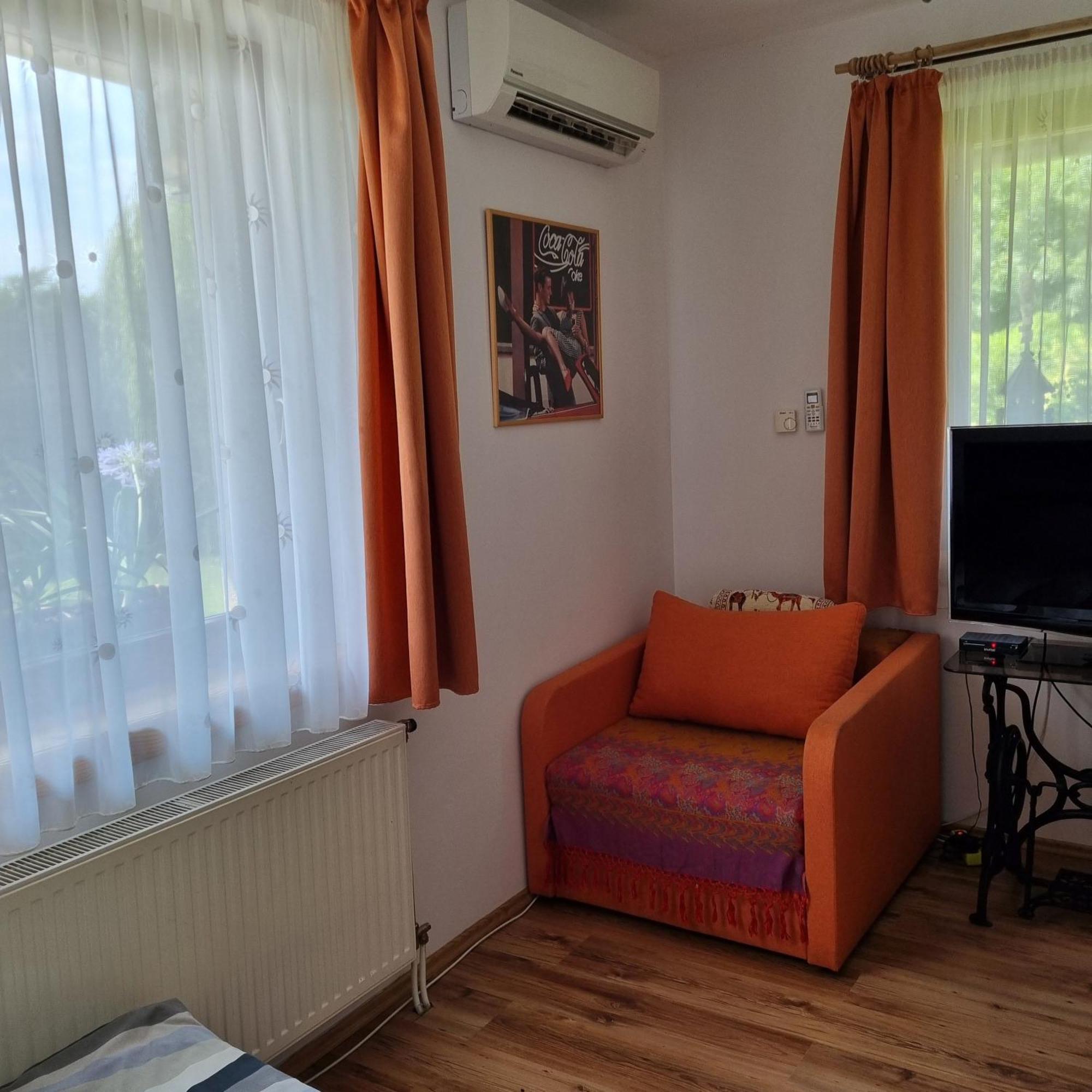 Kertvarosi Apartman ทิสเซาอีแวรอช ภายนอก รูปภาพ