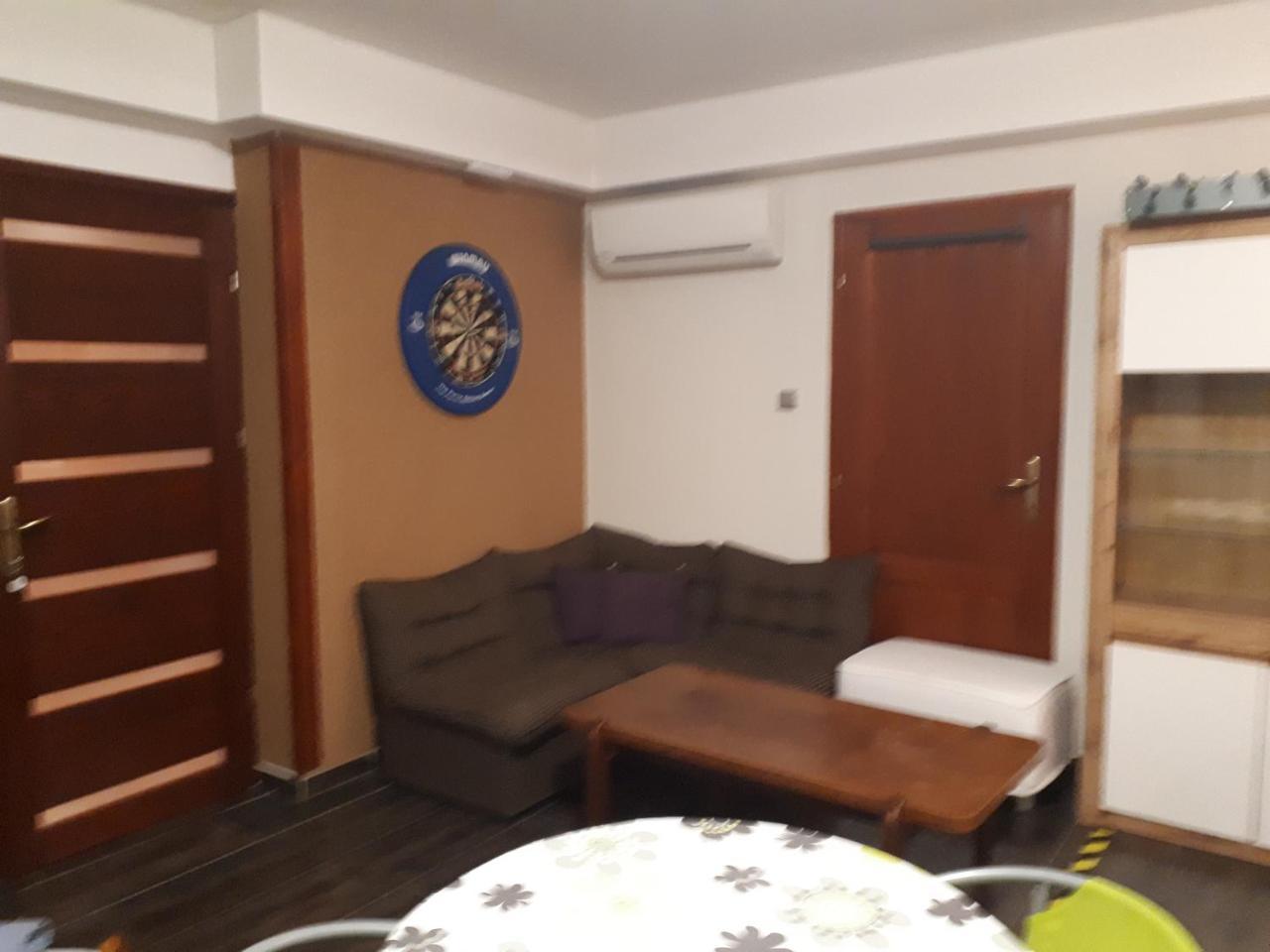 Kertvarosi Apartman ทิสเซาอีแวรอช ภายนอก รูปภาพ