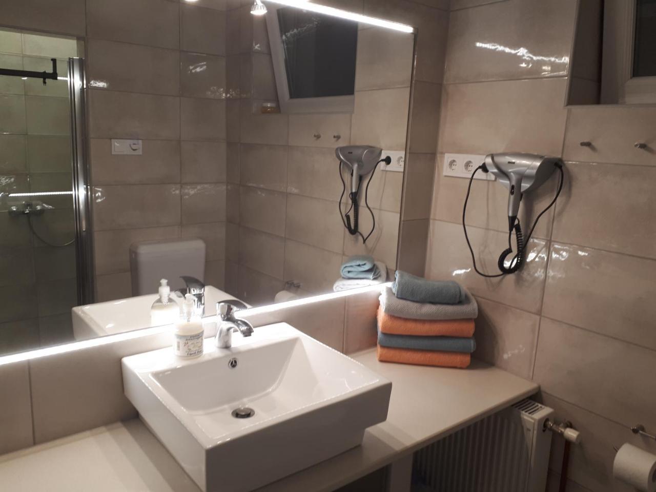 Kertvarosi Apartman ทิสเซาอีแวรอช ภายนอก รูปภาพ